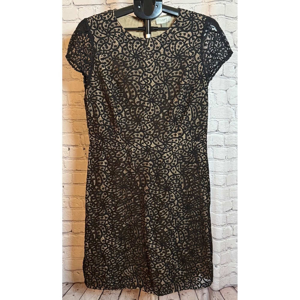 LOFT Black Floral Lace Sheath Dress Tan Lining Short Sleeve Size 10